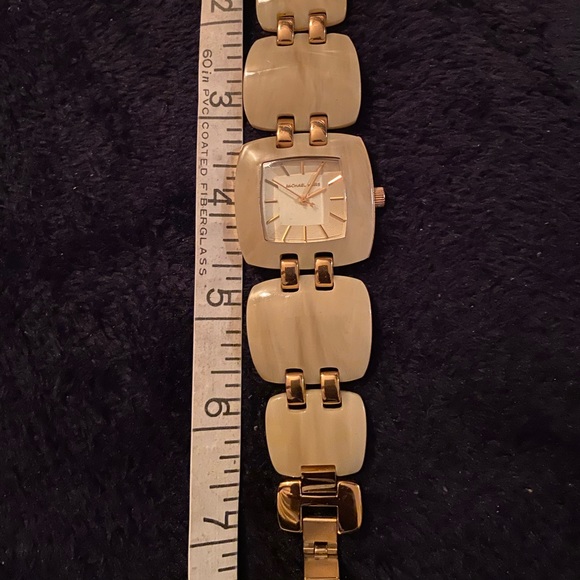 Gold tone and shell ‘Michael Kors’ bracelet watch - Picture 7 of 8